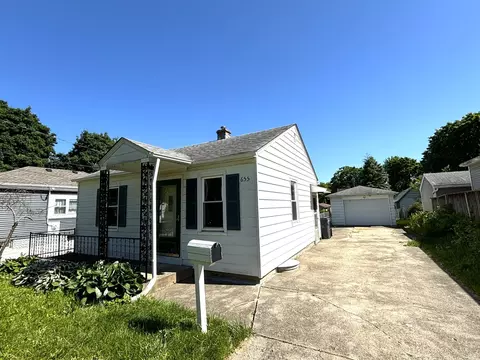 655 Hartwell Ave, Elgin, IL 60120 photo 2