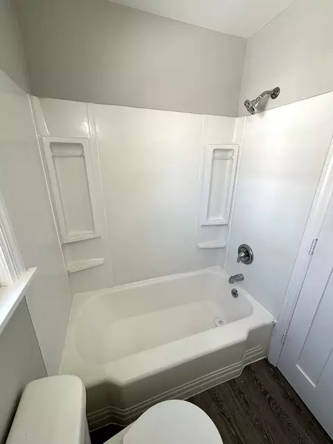 655 Hartwell Ave, Elgin, IL 60120 photo 9
