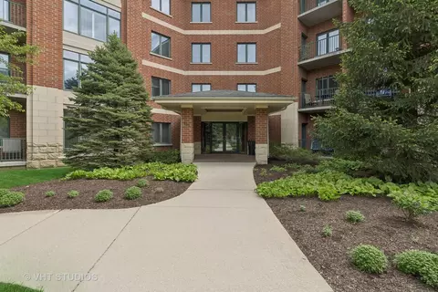 855 E 22nd St #312, Lombard, IL 60148