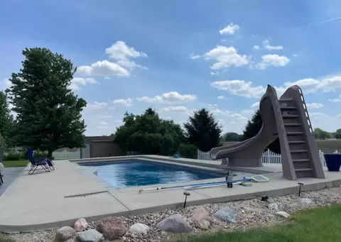 115 Marsh Hawk Dr, Le Roy, IL 61752 photo 2