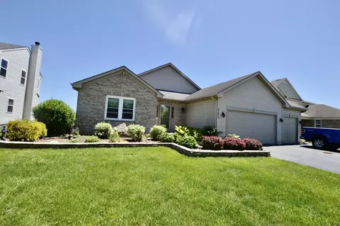 765 N Overlook Cir, Round Lake, IL 60073