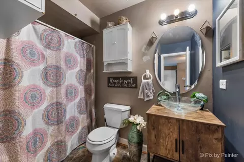 Bath - 415 Echo Ln #1, Aurora, IL 60504 photo 1 of 1