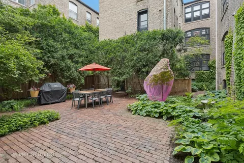 Exterior - 229 Main St #3, Evanston, IL 60202 photo 5 of 6