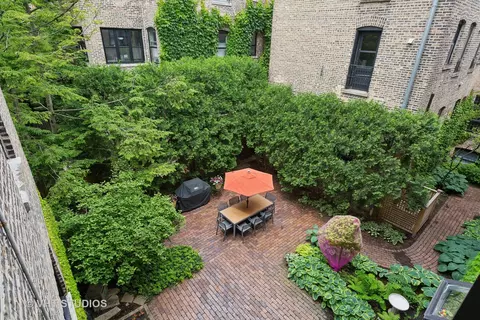 Exterior - 229 Main St #3, Evanston, IL 60202 photo 4 of 6