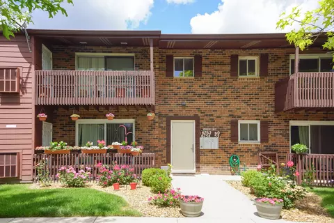 6760 181st St #2E, Tinley Park, IL 60477