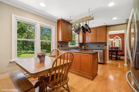 Kitchen - 951 Wayne Ave, Deerfield, IL 60015 photo 4 of 4