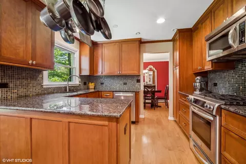 Kitchen - 951 Wayne Ave, Deerfield, IL 60015 photo 1 of 4