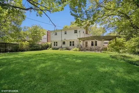 Exterior - 951 Wayne Ave, Deerfield, IL 60015 photo 3 of 6