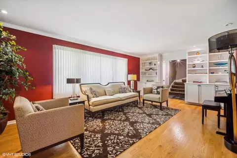 Living - 951 Wayne Ave, Deerfield, IL 60015 photo 1 of 4