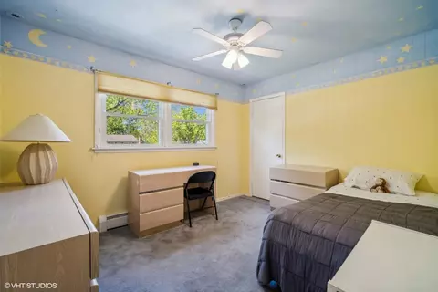 Bedroom - 951 Wayne Ave, Deerfield, IL 60015 photo 3 of 4