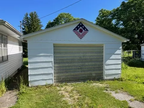 304 Adda St, Roberts, IL 60962 photo 5