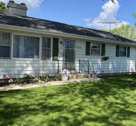 550 Martin Dr, South Elgin, IL 60177