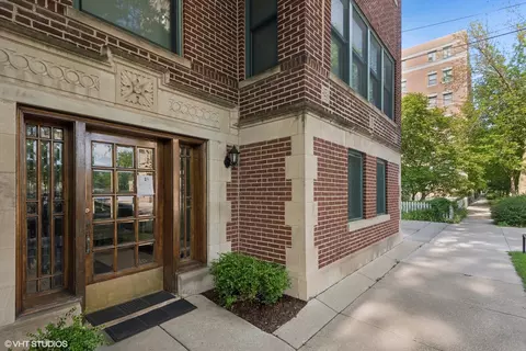 1314 E 56th St #3, Chicago, IL 60637
