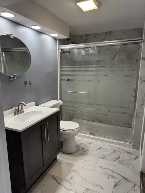 Bath - 2136 S 16th Ave, Broadview, IL 60155 photo 3 of 4