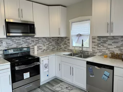 Kitchen - 2136 S 16th Ave, Broadview, IL 60155 photo 4 of 4