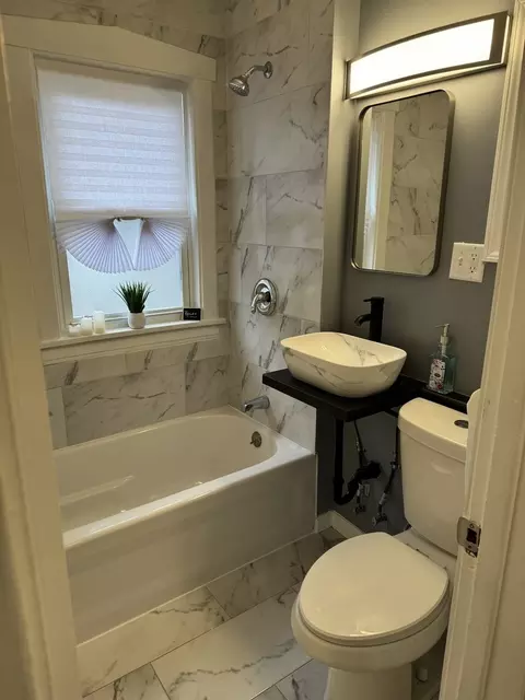 Bath - 2136 S 16th Ave, Broadview, IL 60155 photo 2 of 4