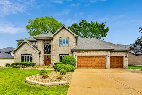407 S Woodside Dr, Wood Dale, IL 60191