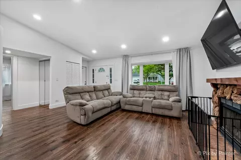 Living - 1174 Concord Dr, Elgin, IL 60120 photo 1 of 2