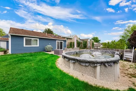 Exterior - 1174 Concord Dr, Elgin, IL 60120 photo 5 of 7