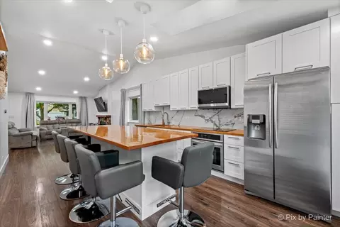 Kitchen - 1174 Concord Dr, Elgin, IL 60120 photo 3 of 4