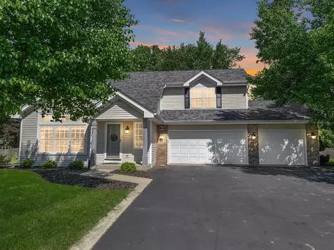 11214 Downing Ln, Roscoe, IL 61073