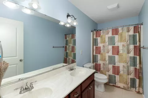 Bath - 1069 Harmony Way, Normal, IL 61761 photo 4 of 4