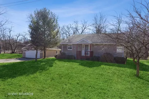 717 S Elm St, Lockport, IL 60441
