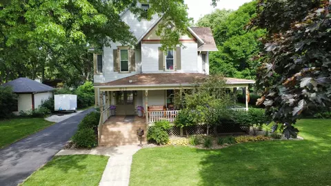617 S 4th St, Watseka, IL 60970