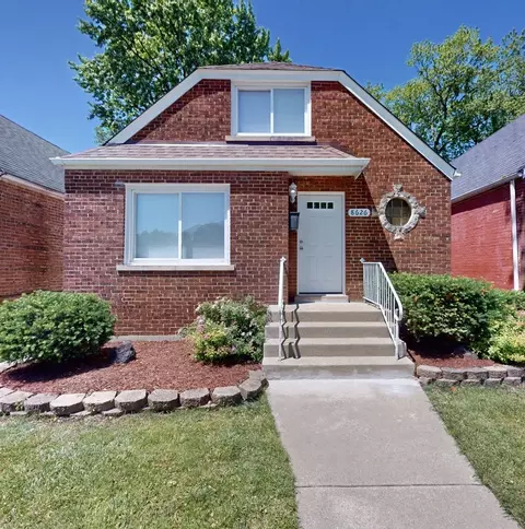 8626 S Dante Ave, Chicago, IL 60619