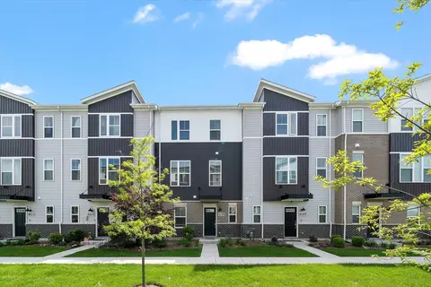 4199 Calder Ln, Aurora, IL 60504
