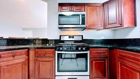 105 Dover Dr #11, Des Plaines, IL 60018 photo 3