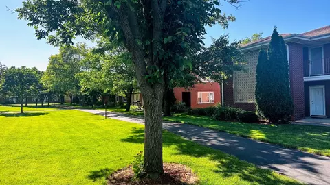 105 Dover Dr #11, Des Plaines, IL 60018 photo 10