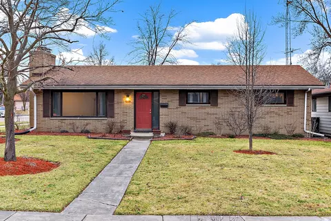 2738 Adelaide Ave, Waukegan, IL 60087