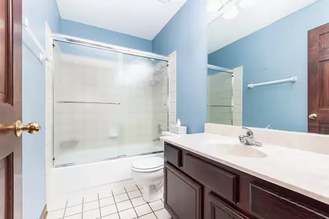 Bath - 1335 Saddlebrook Rd, Bartlett, IL 60103 photo 1 of 2