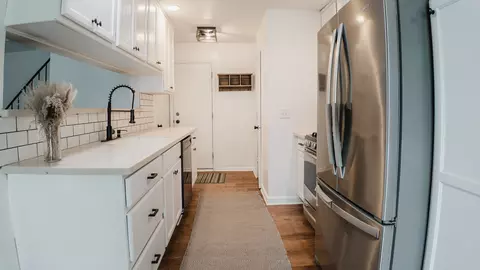 Kitchen - 1681 Ashburn Ct #E, Wheaton, IL 60189 photo 1 of 1