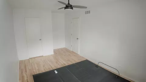 Bedroom - 1681 Ashburn Ct #E, Wheaton, IL 60189 photo 5 of 5