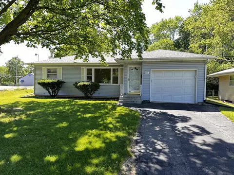 1111 Parkside Dr, Rockford, IL 61108