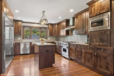 Kitchen - 3503 Linneman St, Glenview, IL 60025 photo 2 of 3