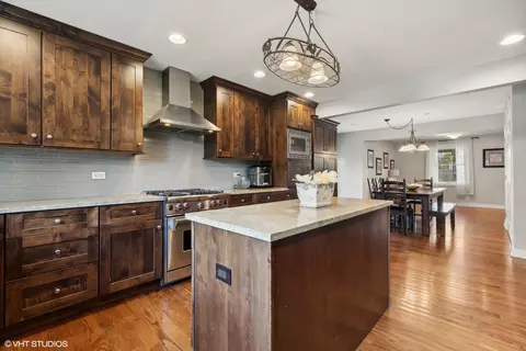 Kitchen - 3503 Linneman St, Glenview, IL 60025 photo 3 of 3