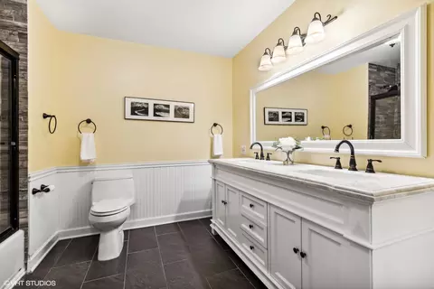 Bath - 3503 Linneman St, Glenview, IL 60025 photo 4 of 4
