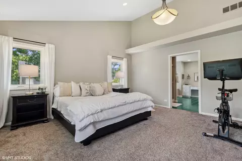 Bedroom - 3503 Linneman St, Glenview, IL 60025 photo 1 of 4