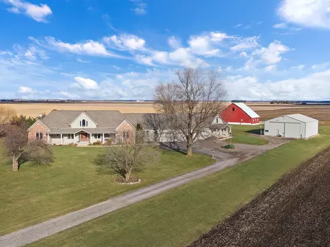 550 Maplewood Rd, Somonauk, IL 60552