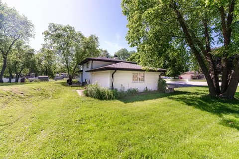 Exterior - 779 Willow Ct, Bartlett, IL 60103 photo 4 of 5