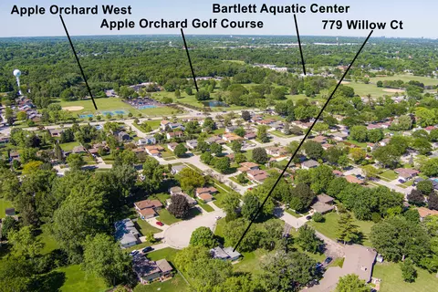 View/Area - 779 Willow Ct, Bartlett, IL 60103 photo 6 of 7