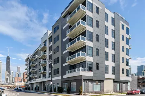 367 W Locust St #606, Chicago, IL 60610