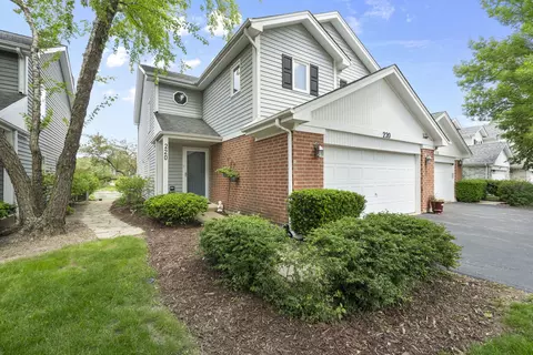 220 Carlisle Ave, Westmont, IL 60559