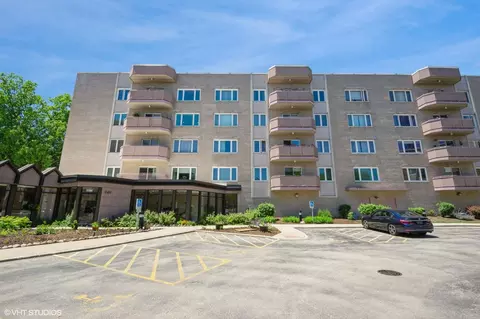6411 Lincoln Ave #413, Morton Grove, IL 60053