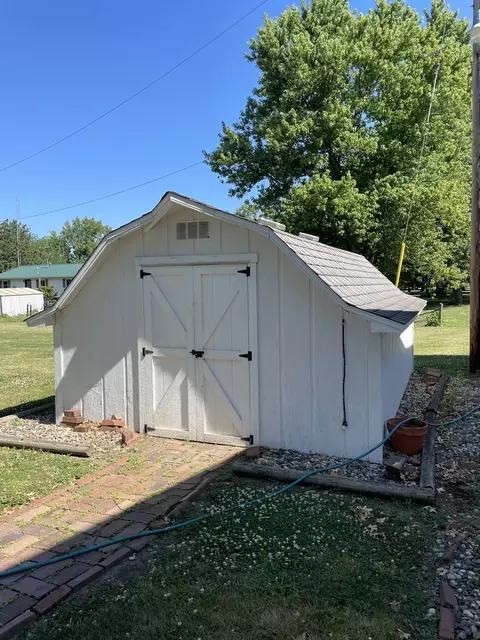 6 Davis Ct, Mansfield, IL 61854 photo 3