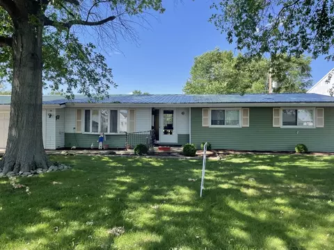6 Davis Ct, Mansfield, IL 61854
