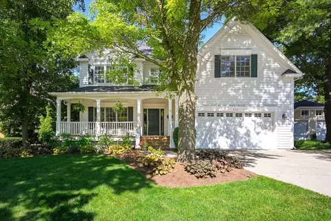 772 N Main St, Glen Ellyn, IL 60137